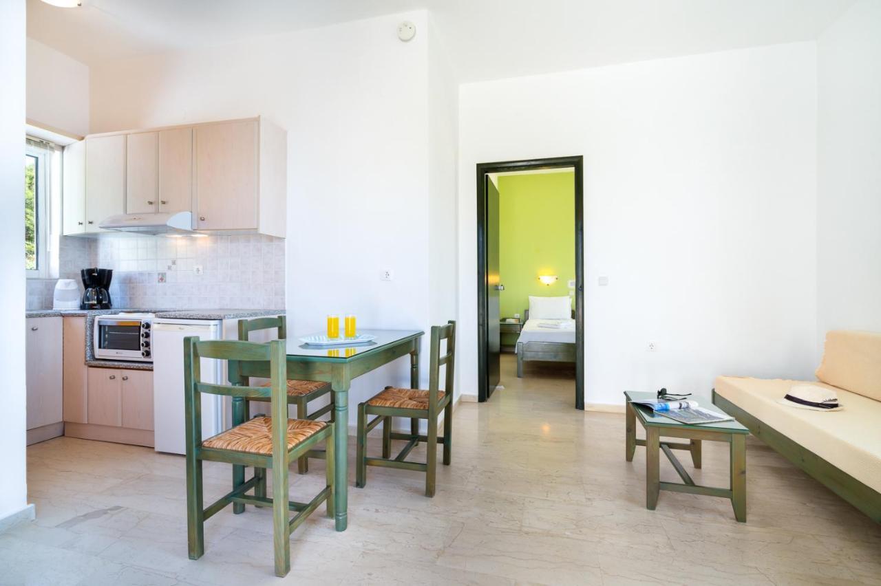 Eolos Apartments Chrissi Akti Chania Exterior foto