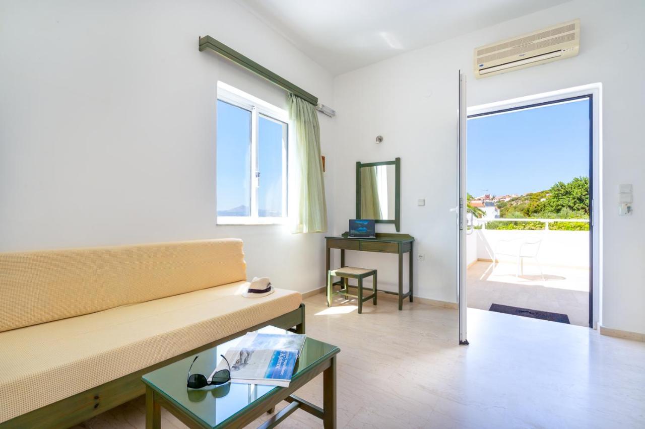 Eolos Apartments Chrissi Akti Chania Exterior foto