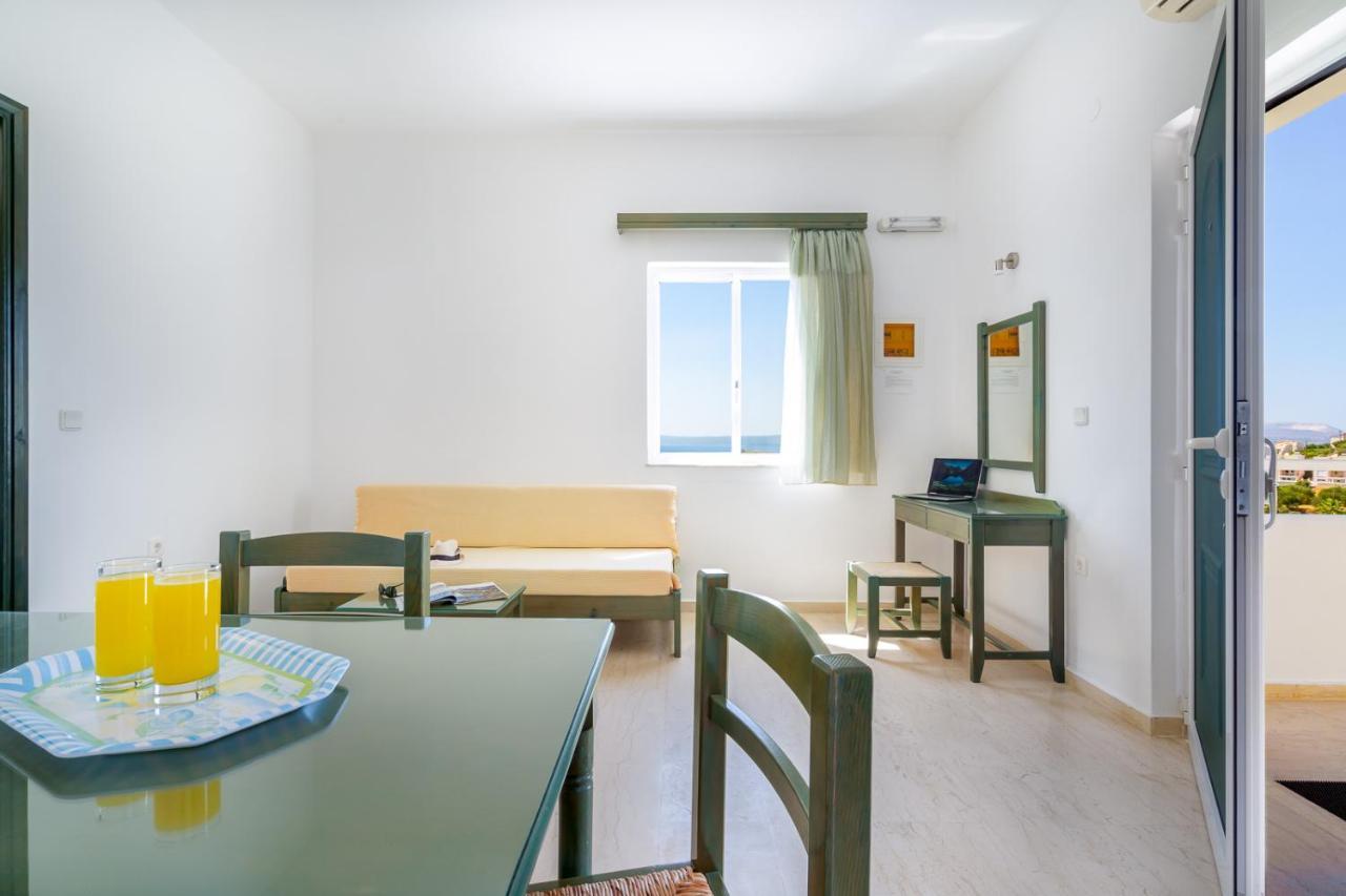 Eolos Apartments Chrissi Akti Chania Exterior foto