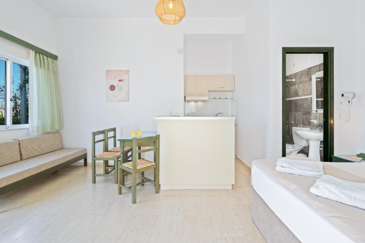 Eolos Apartments Chrissi Akti Chania Exterior foto